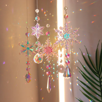 Attrape-rêves dreamcatcher capteur Noël sapin ornement décoration onirique magique spirituel mystique festif original unique créatif cadeau fêtes hiver plumes perles artisanal bohème zen ambiance cosy chaleureux
