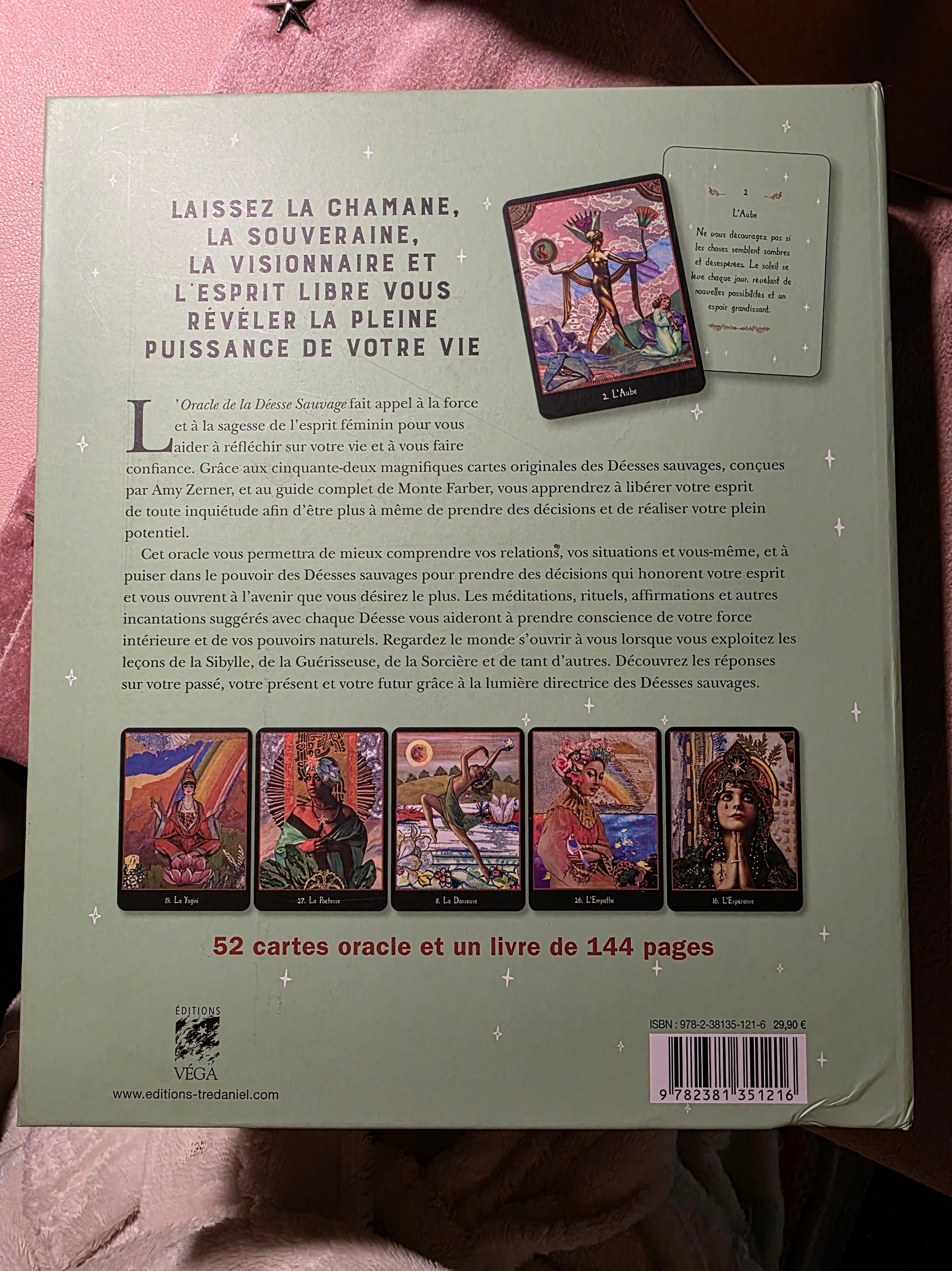 Dos de la boîte – Oracle de la Déesse Sauvage, 52 cartes et livre 144 pages, ISBN 978-2-38135-121-6