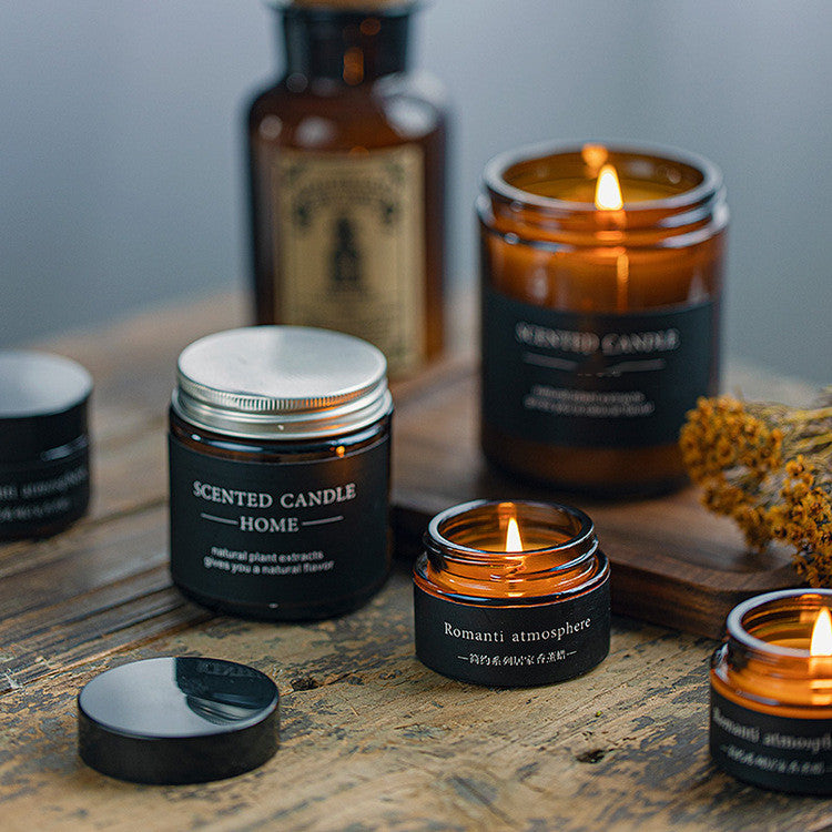 Bougie artisanale cire soja végétale bouteille vintage verre brun écologique fait main parfumée ambiance chaleureuse relaxante décoration naturelle durable cadeau aromatique maison